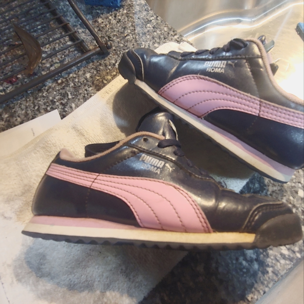 Girls Puma sneakers